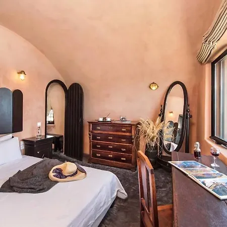 Villa Ramni House: Private With Pool By The Sea